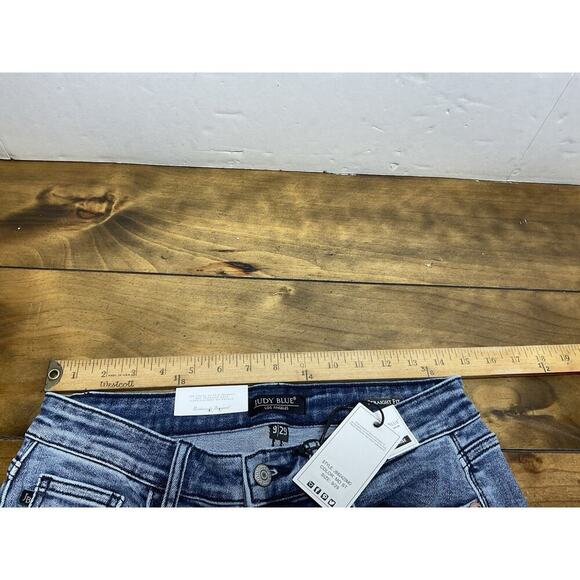 Judy Blue Jeans Womens 9/29 Distressed Straight Fit Mid Rise Raw Hem NWT - Picture 8 of 10